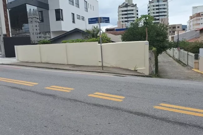 Imagem TLL 399 Lote 590441044-59 - Terreno à venda no bairro Trindade - Florianópolis/SC