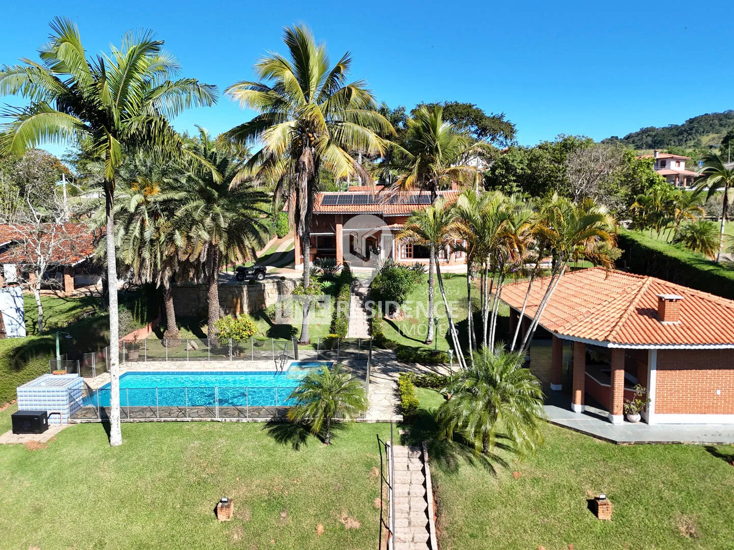 Imagem Chácara à venda com piscina e 4 suítes no Capela do Barreiro - Itatiba/SP