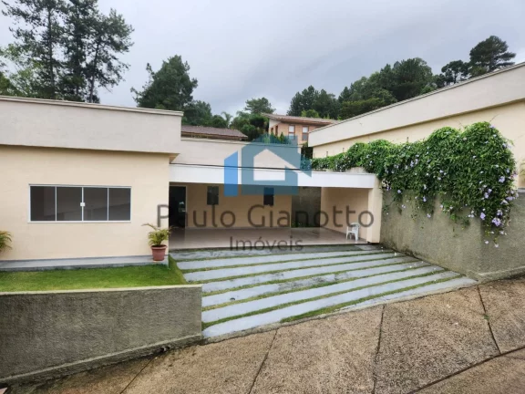 Imagem Casas térreas, 3 suítes, à venda ou locação na Granja Viana