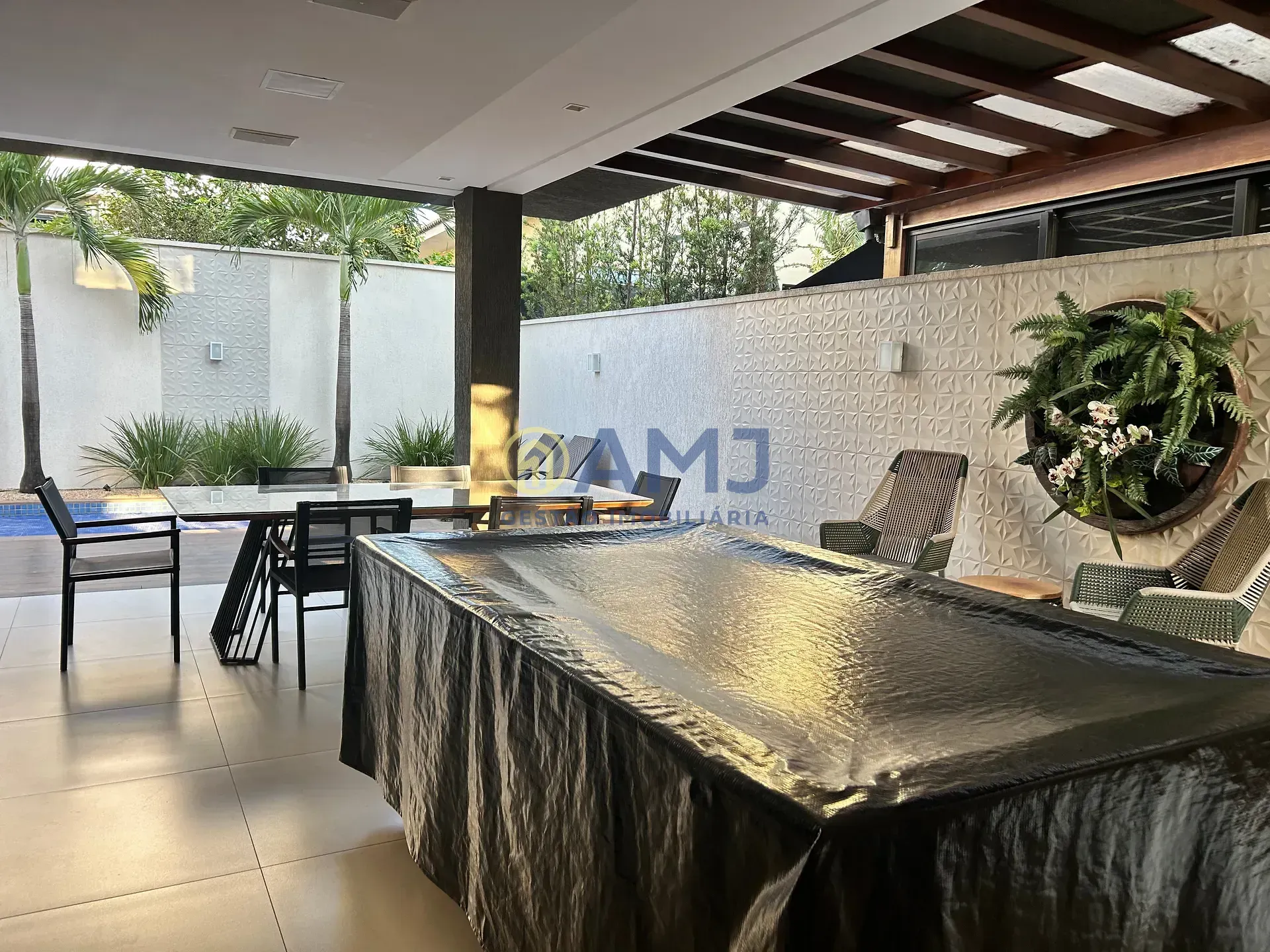 Imagem Sobrado mobiliado e decorado à venda, Jardins Lisboa, Goiânia, GO