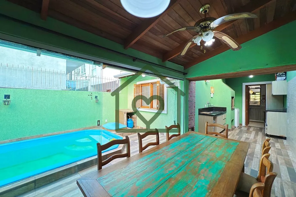 Imagem Esta casa térrea semimobiliada, situada em uma rua sem saída no prestigiado Loteamento Nossa Senho...