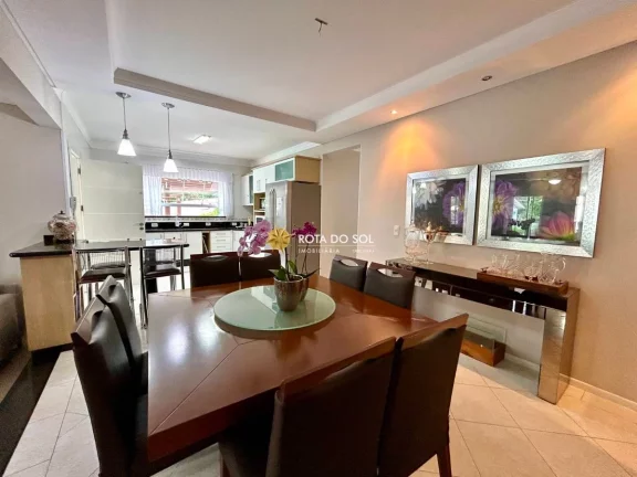 Imagem Casa com piscina 5 quartos à venda Praia Bombinhas SC