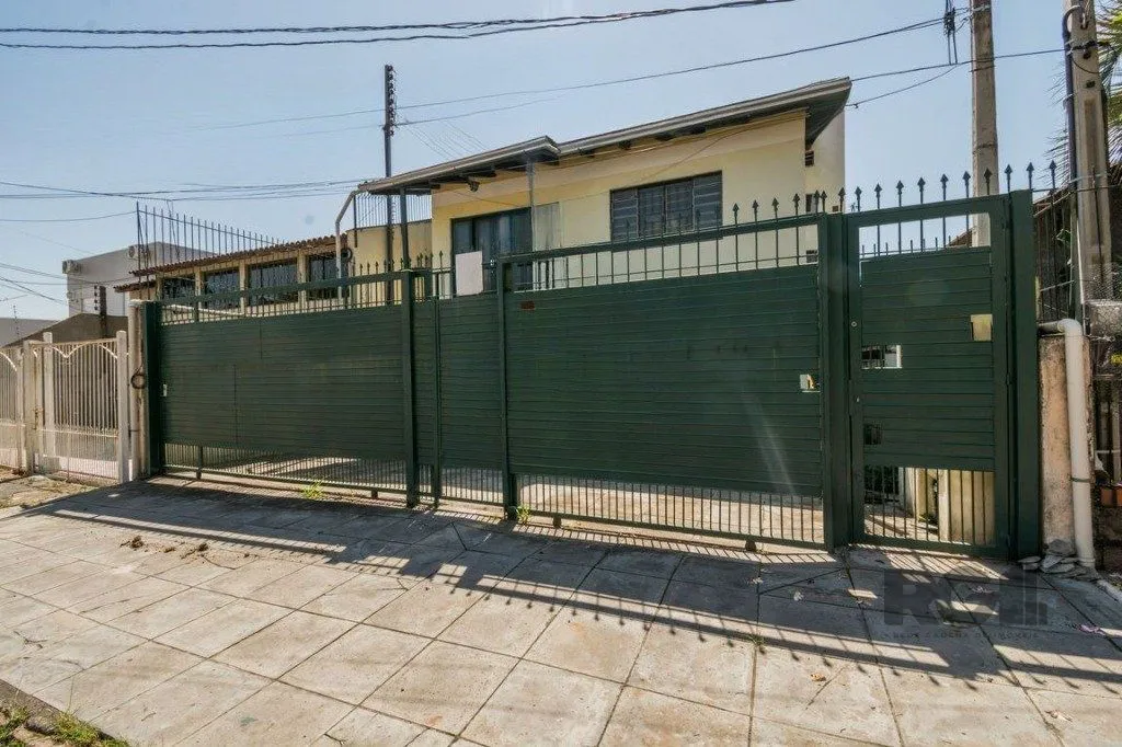 Imagem Casa com 5 dormitórios no bairro Jardim Sabará