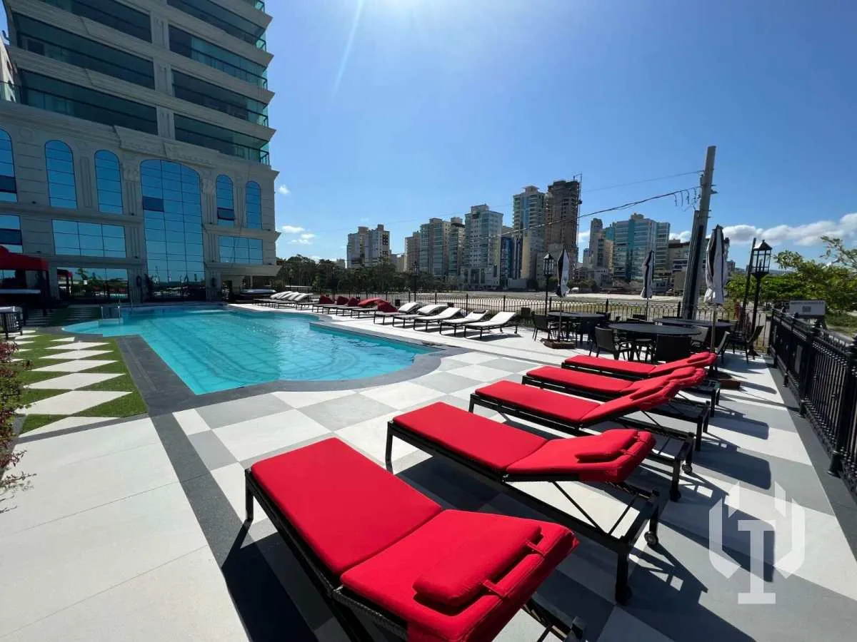 Imagem Apartamento à venda, no CARTIER em Itapema, Meia Praia, com 4 quartos, 180m2