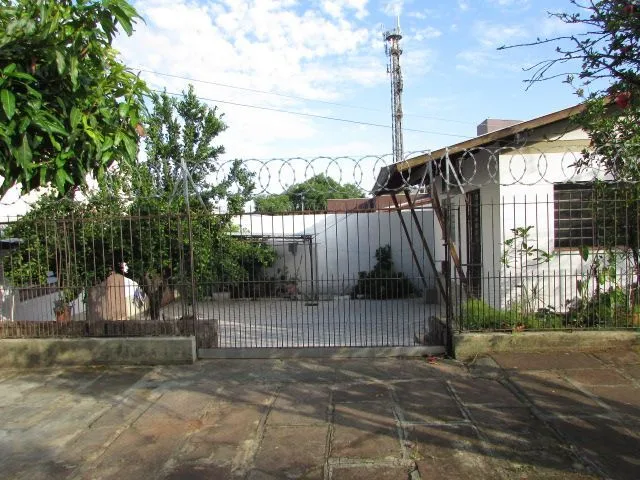 Imagem Casa térrea, com 3 dormitórios, 1 suíte, no bairro Nonoai.