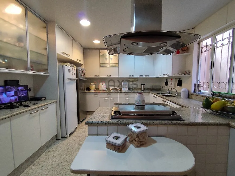 Imagem Casa Alto Padrão - 4 suítes - Mangabeiras - Abaixo do Valor