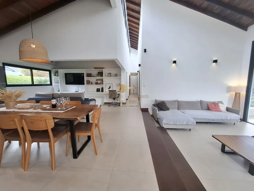 Imagem Casa em Condomínio para Venda em Teresópolis / RJ no bairro Vargem Grande