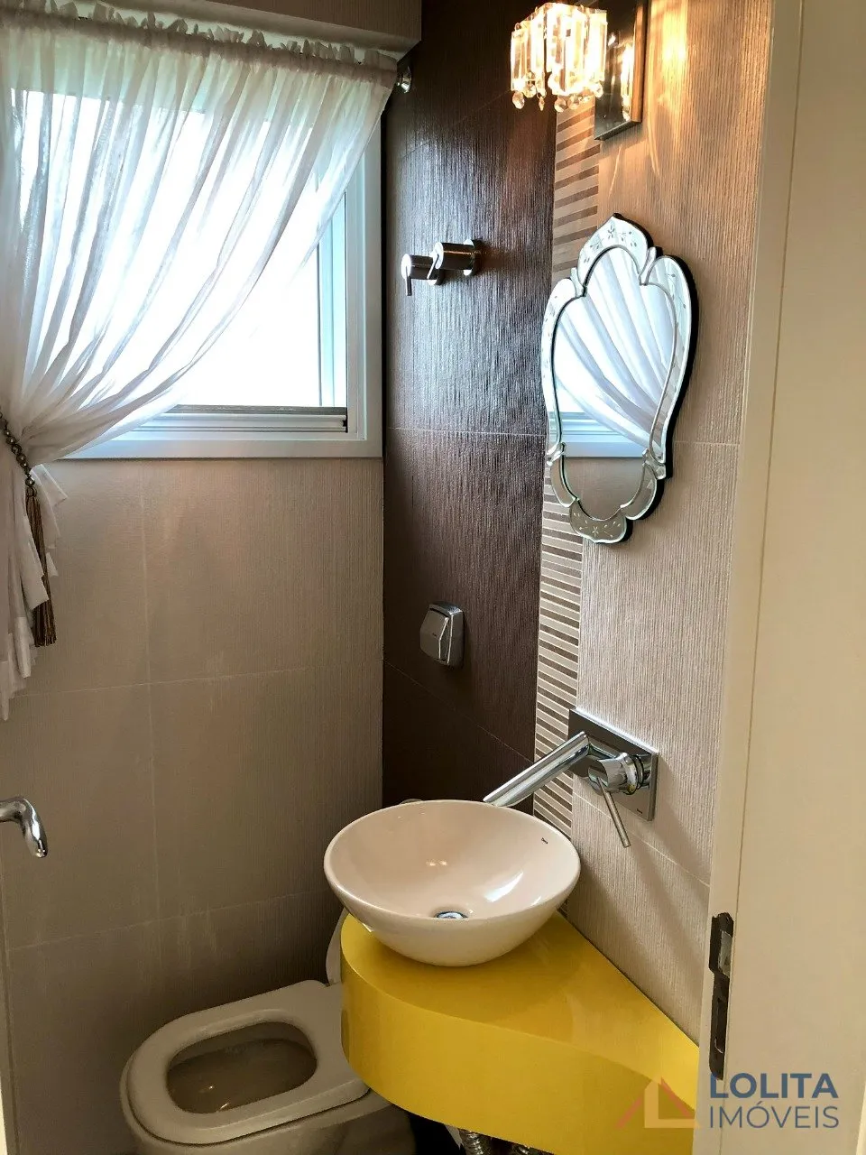 Imagem CASA COM 3 SUÍTES À VENDA EM SANTO AMARO DA IMPERATRIZ/SC
