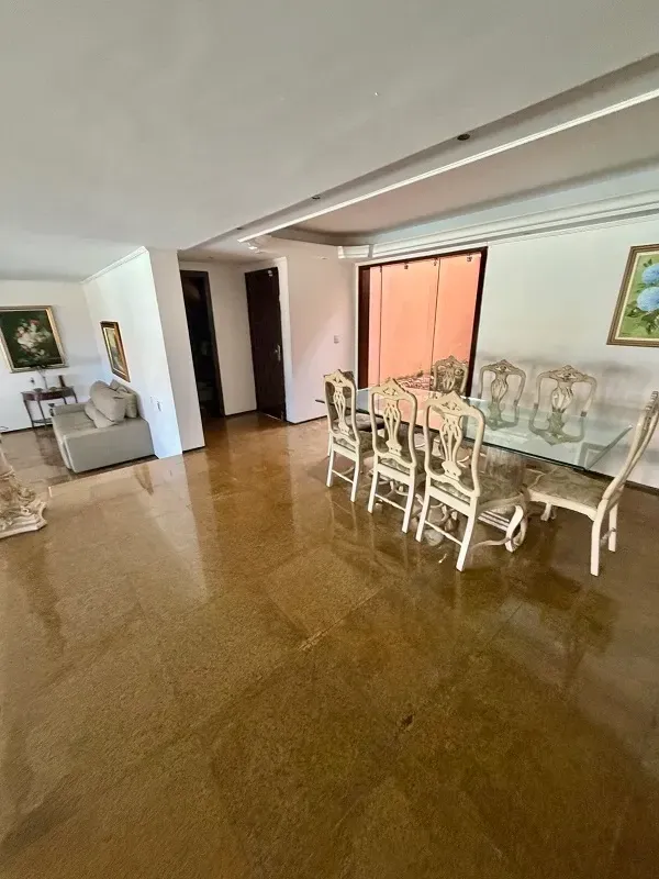 Imagem Casa com 5 Quartos à Venda, 600 m² em De Lourdes - Fortaleza