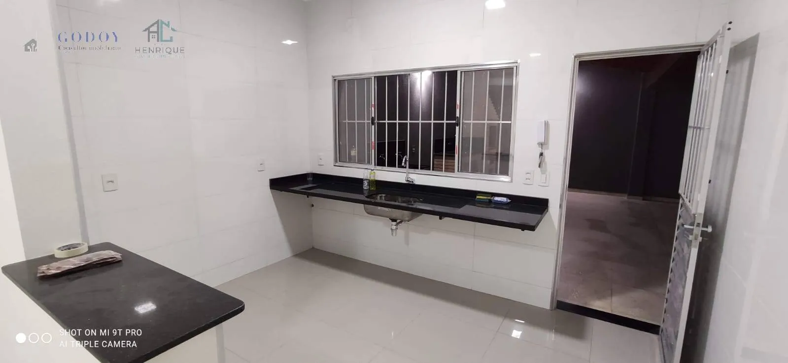 Imagem Sobrado moderno e muito bem distribuído - aceita permuta!