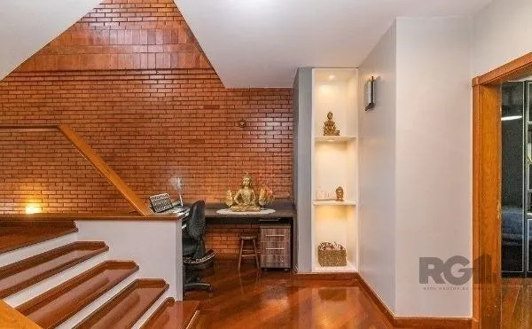 Imagem Casa sobrado no Cristal de 3 dormitórios e 3 vagas