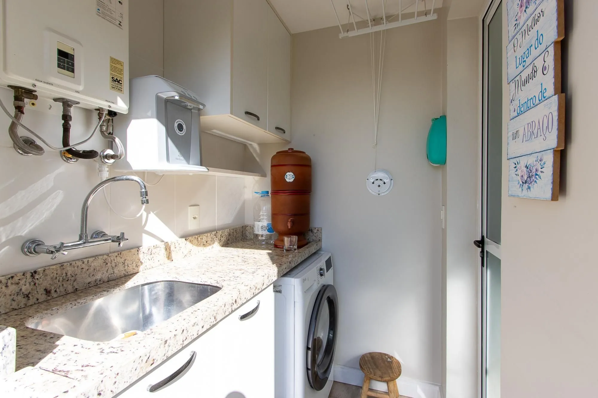 Imagem Casa condomínio | 3 dormitórios | 1 Suíte | 240,82 Privativos | 2 Vagas | Bairro Teresópolis