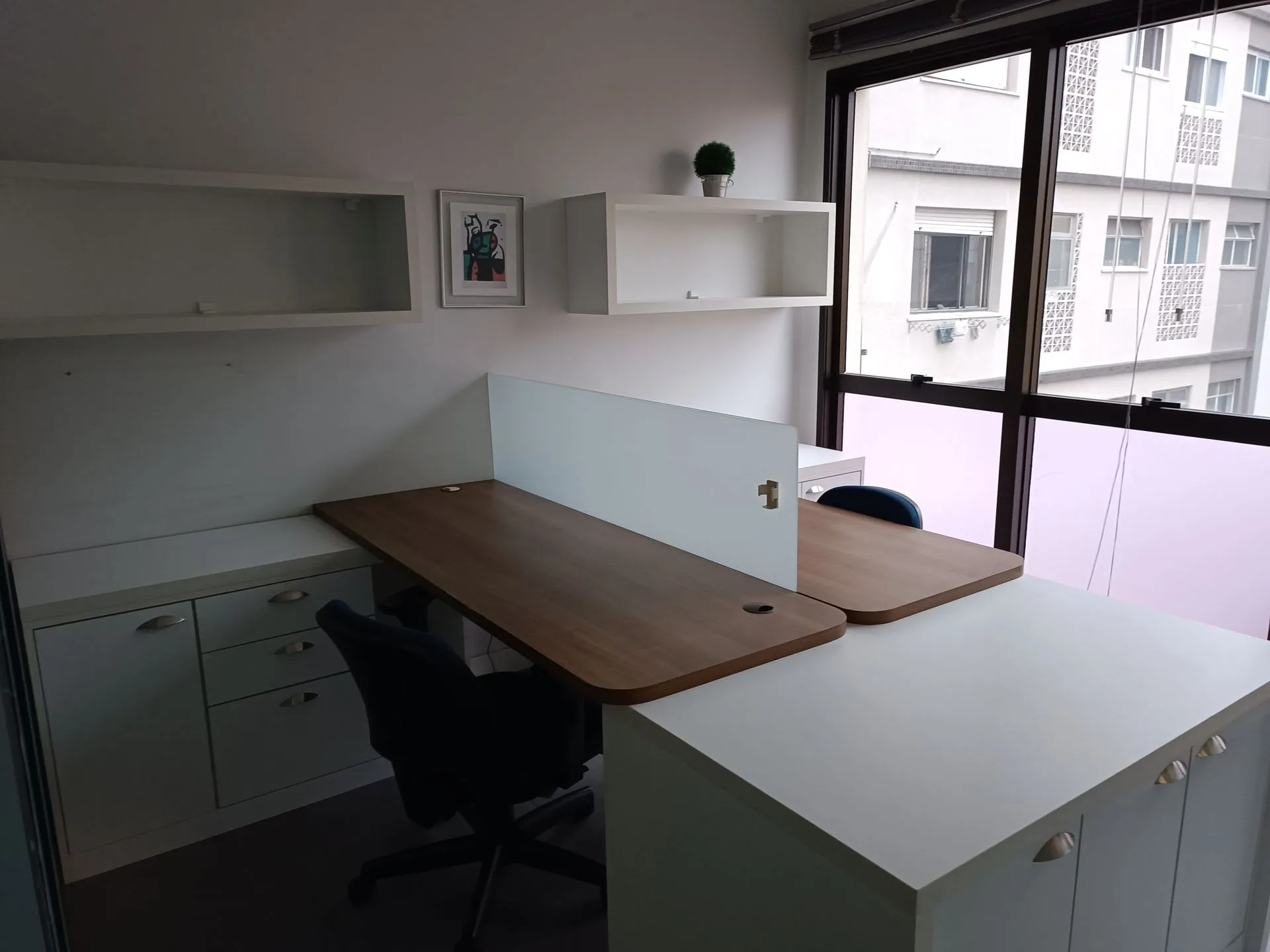 Imagem Sala comercial à venda em Porto Alegre, Menino Deus, 45.96m2