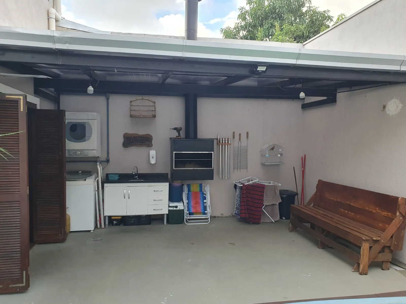 Imagem Casa, 3 Dormitórios, 2 Banheiros, 180m², Bairro Estância Velha, Canoas