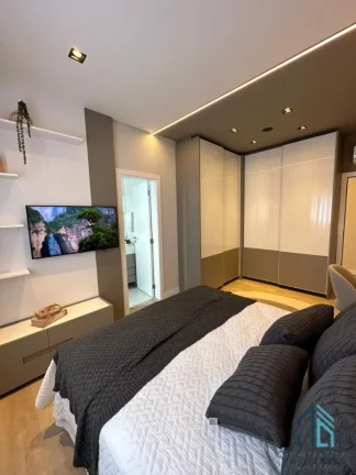 Imagem Apartamento Mobiliado, 04 suítes, 03 vagas, Meia Praia quadra Mar em Itapema SC
