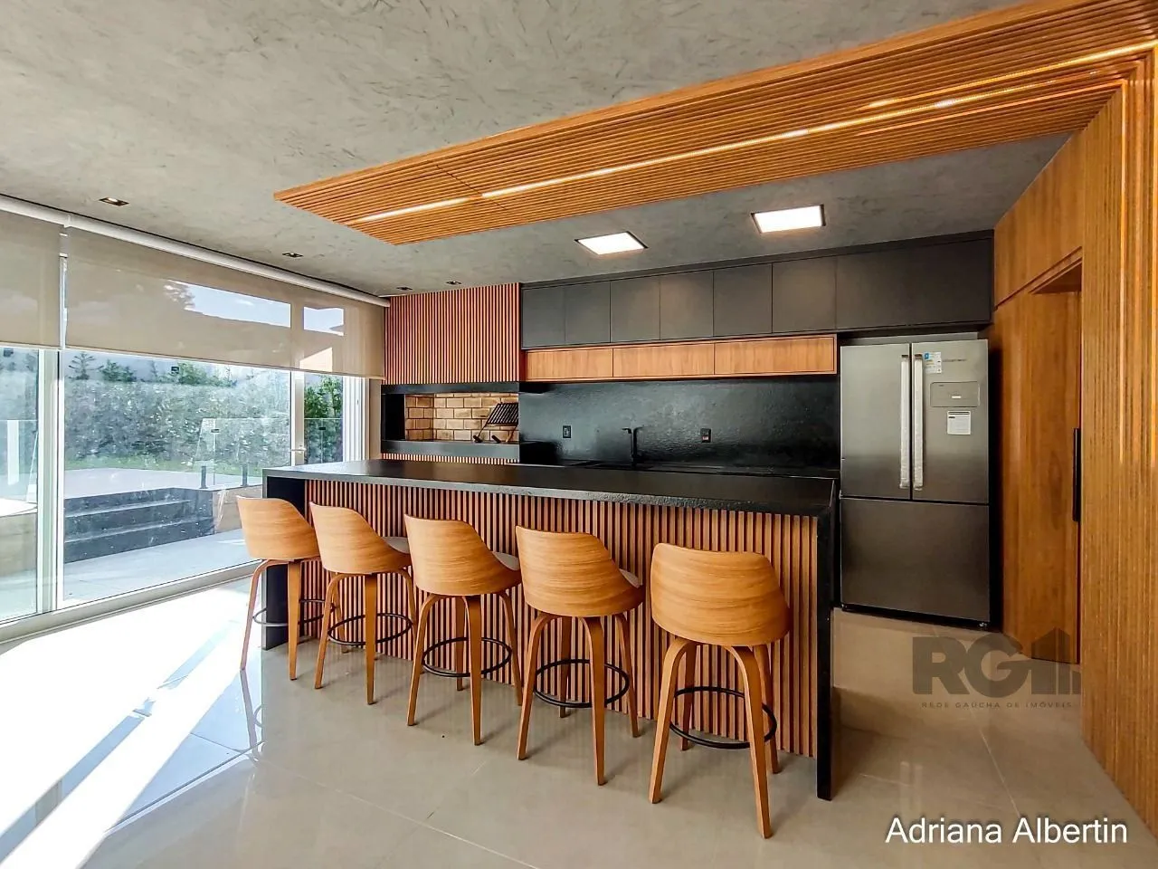 Imagem Casa Condominio para Venda - 266.44m², 4 dormitórios, sendo 4 suites, 2 vagas - Alphaville