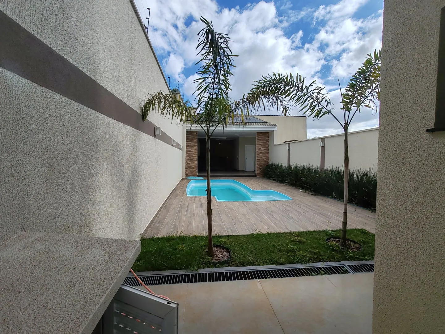 Imagem Sobrado à Venda com 4 Suítes e Piscina no Parque São Paulo em Cascavel