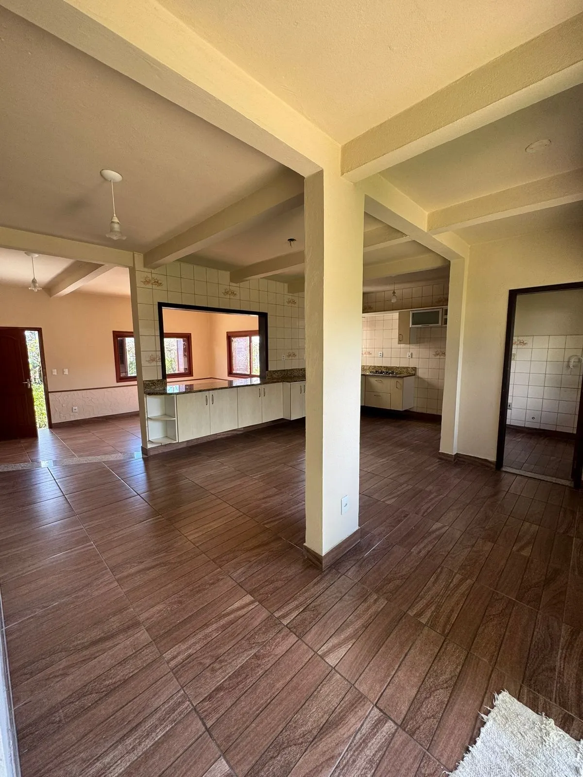 Imagem Casa 4 dorms à venda Avenida Manoel Elias, Porto Alegre.