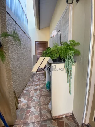 Imagem Casa à venda em Campinas-SP, no bairro Parque São Quirino: 3 quartos, 1 suíte, 3 banheiros, 4 vagas e 179,50 m²!