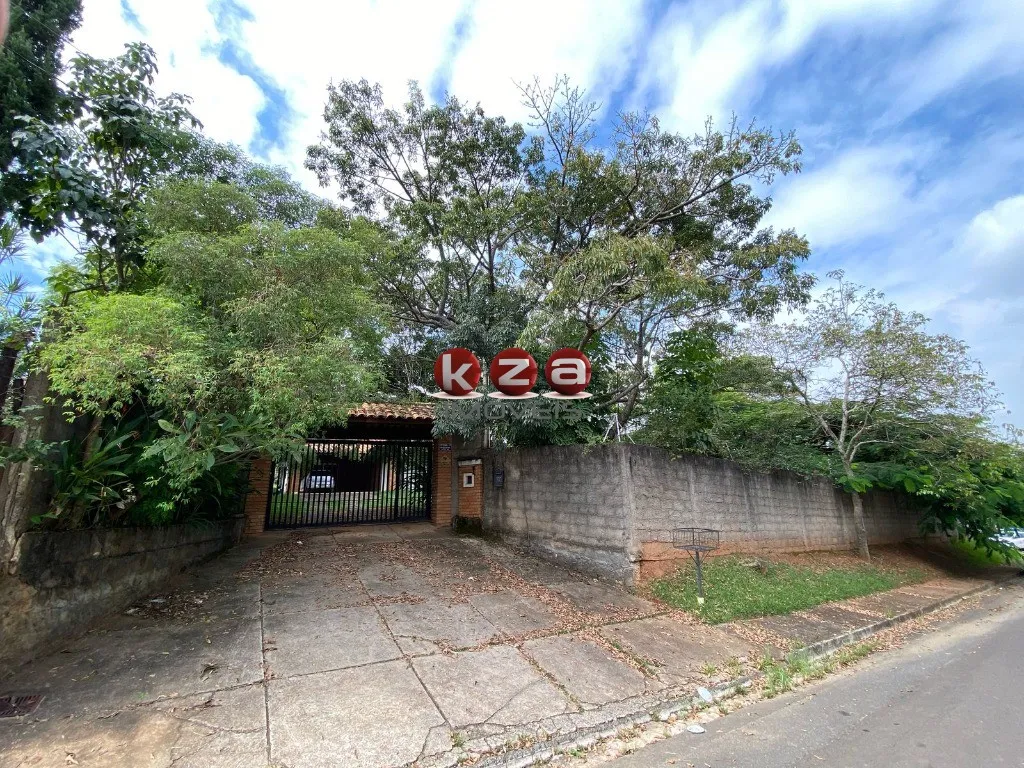 Imagem Chácara de luxo à venda em Valinhos-SP, com 4 quartos, 4 suítes e 15 vagas de garagem!