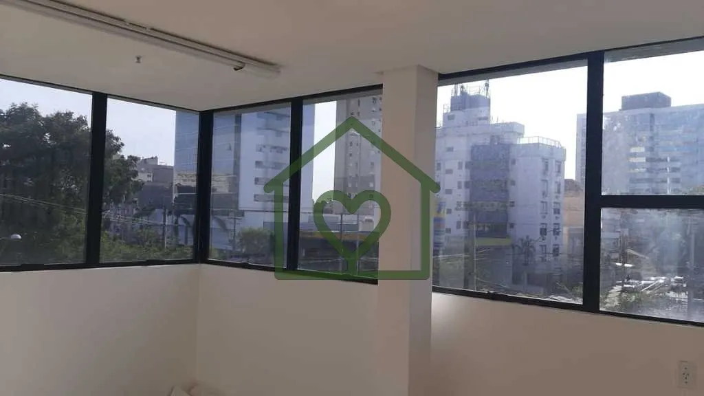Imagem Sala comercial frente norte com 1 vaga de garagem (box 39), localizado ao lado do Institito do CoraÃ...