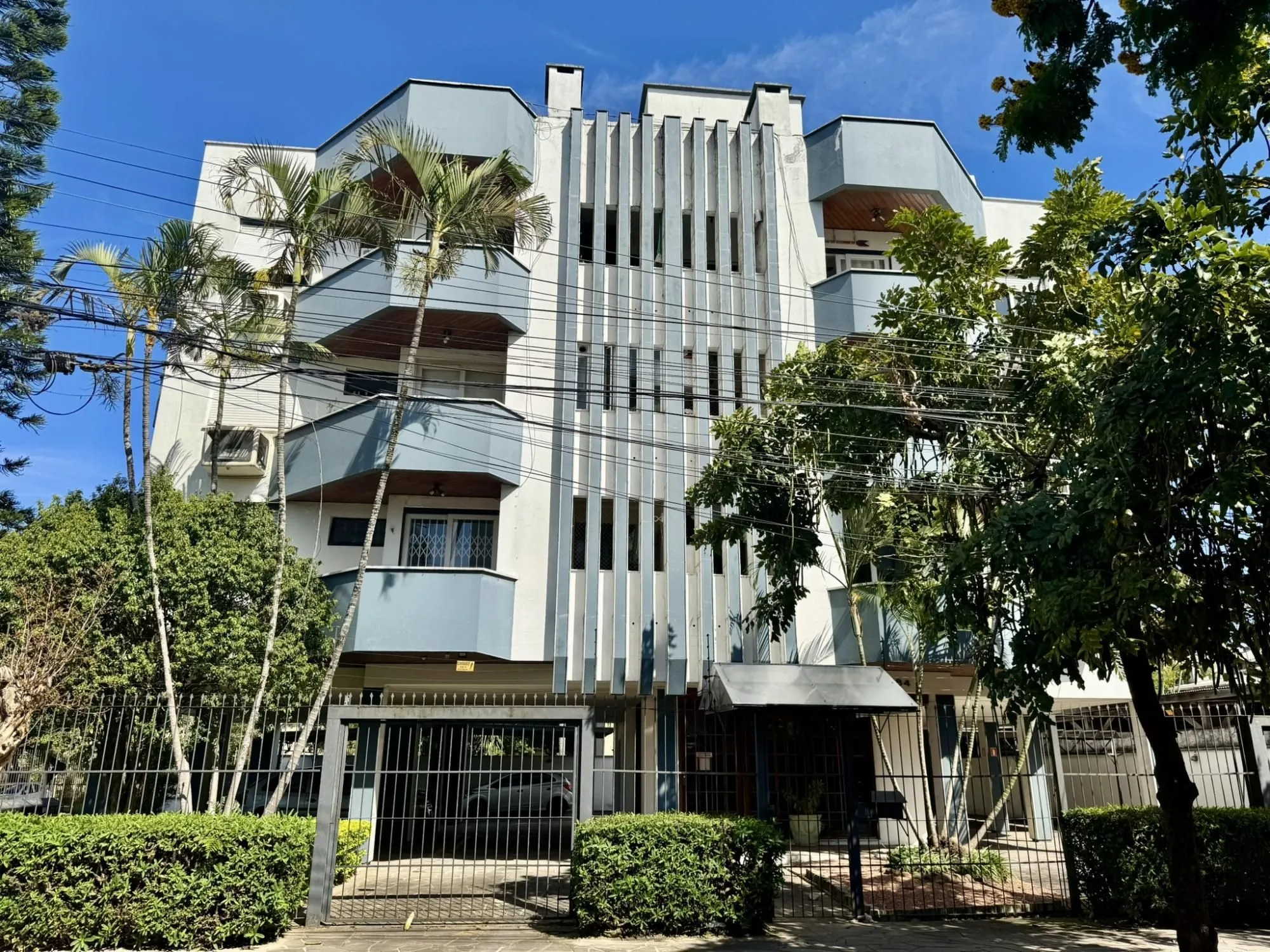 Imagem Apartamento 1 Dormitório Reformado com Sacada e Churrasqueira no Jardim Botânico