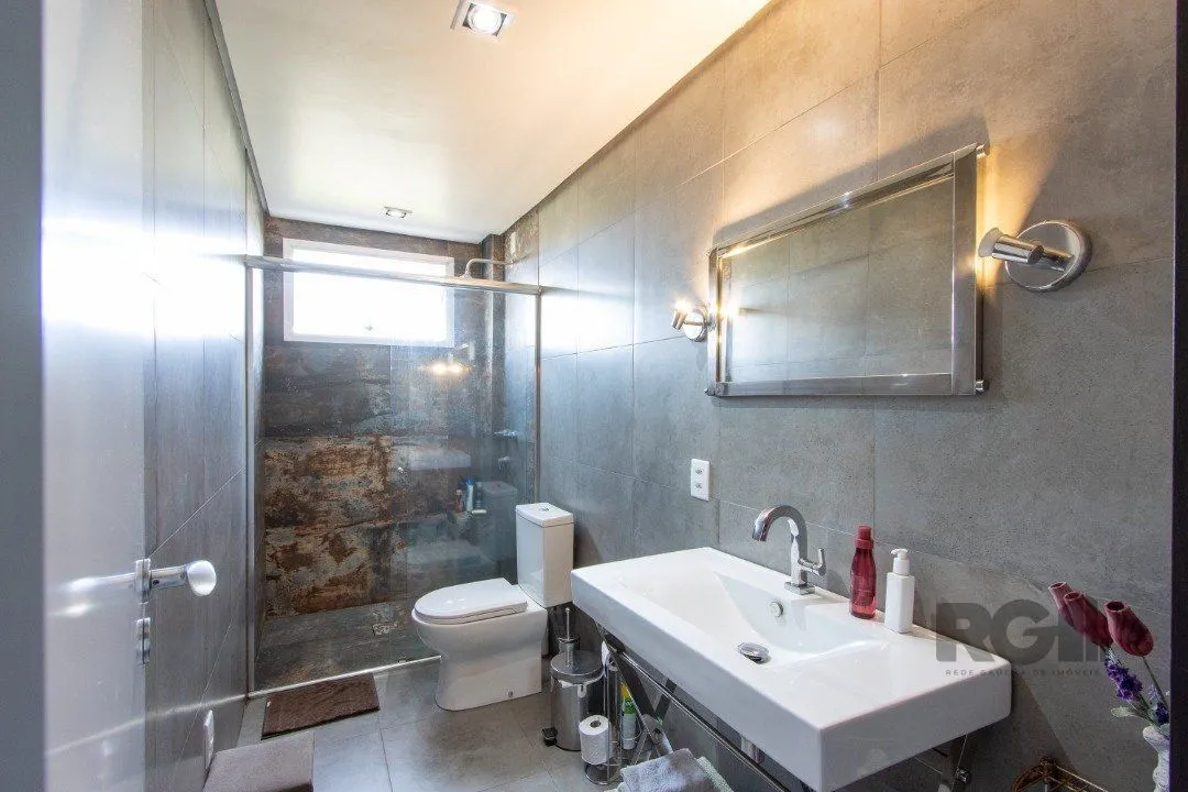 Imagem Apartamento reformado de 124m² privativos- 3 dormitórios sendo 1 suíte no bairro Medianeira