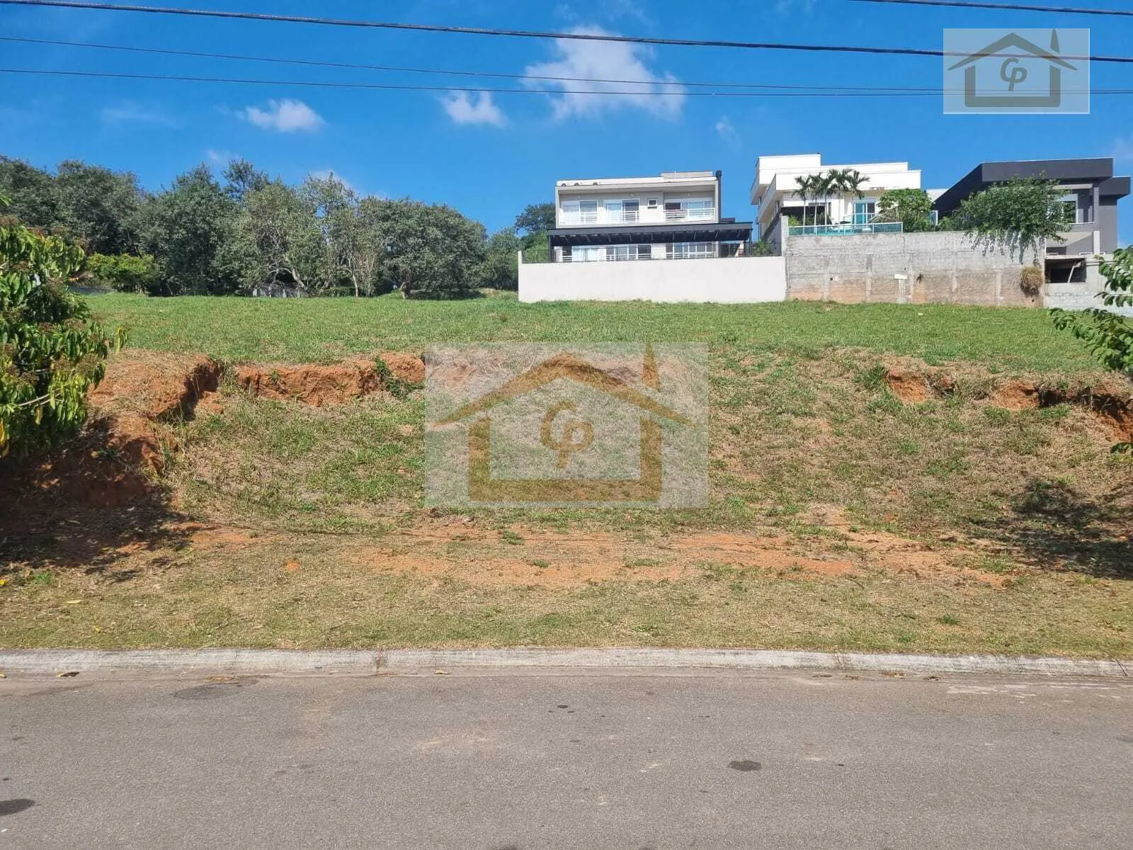 Foto do imóvel Terreno diferenciado! 640 metros, Topografia Aclive