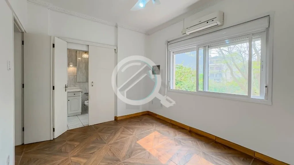 Imagem Ótima oportunidade na Cidade Baixa! Apartamento de 3 dormitórios, sendo 2 suítes, desocupado, hal...