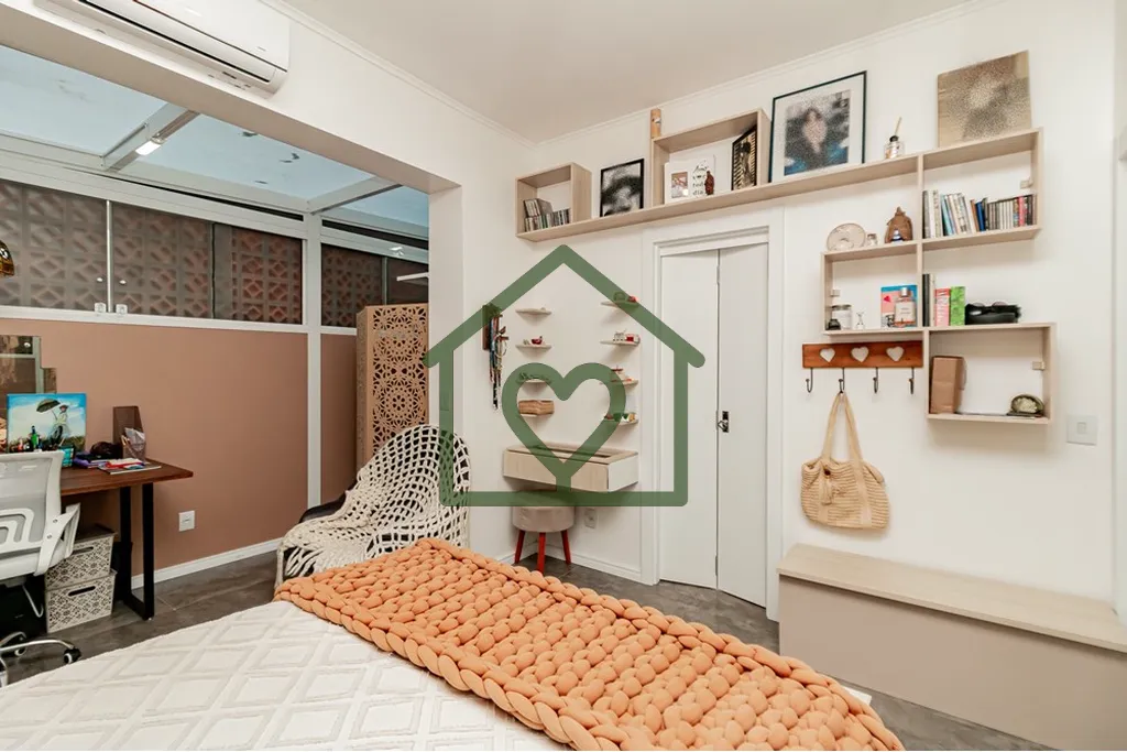 Imagem Apartamento Garden à venda no Centro Histórico de Porto Alegre, com 145,12 m2 de área privativa e...