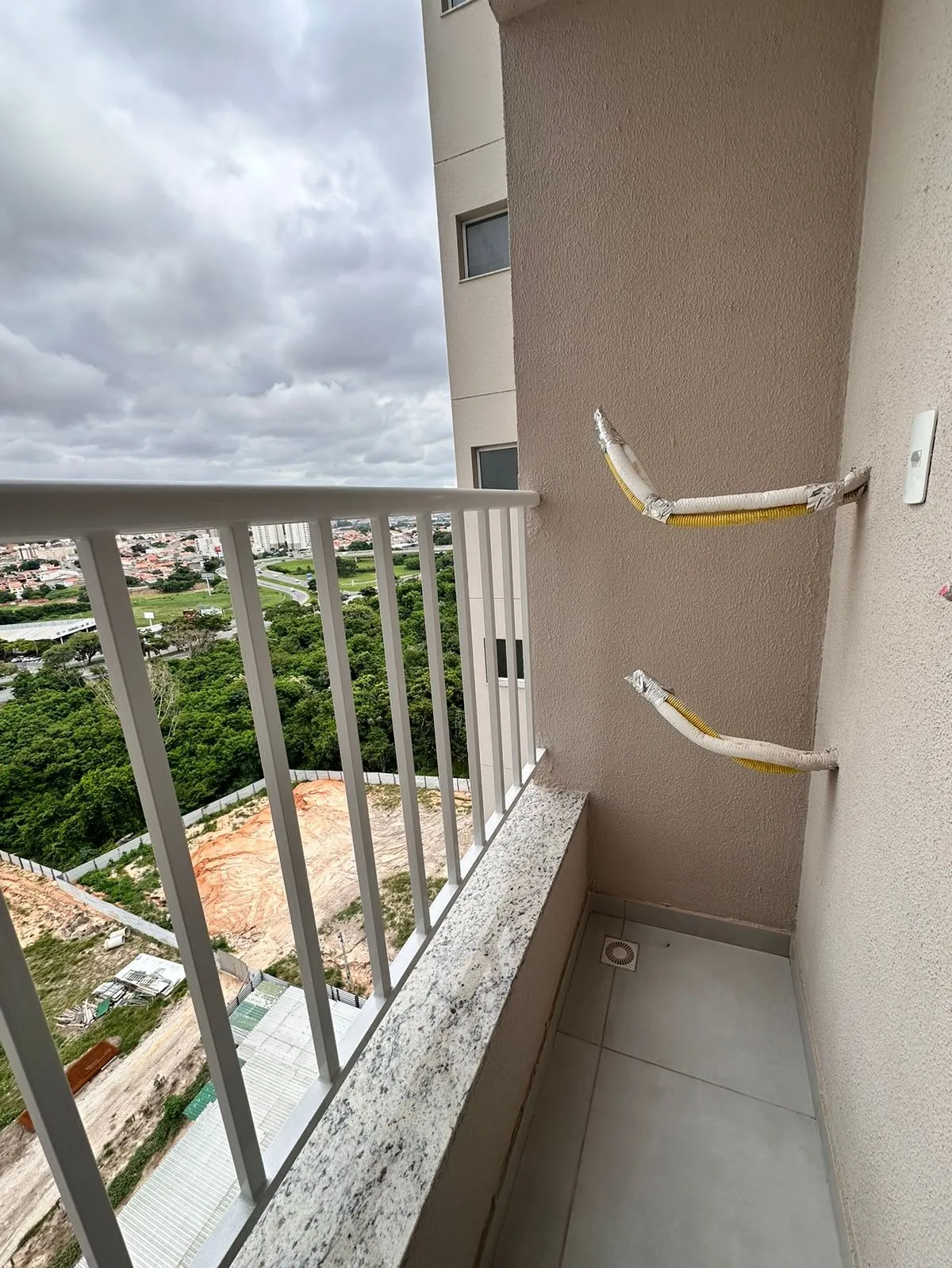 Imagem Apartamento com 61M² de 2 Dormitórios sendo 1 Suíte e Sacada Gourmet no Cond. Residencial Azaleia