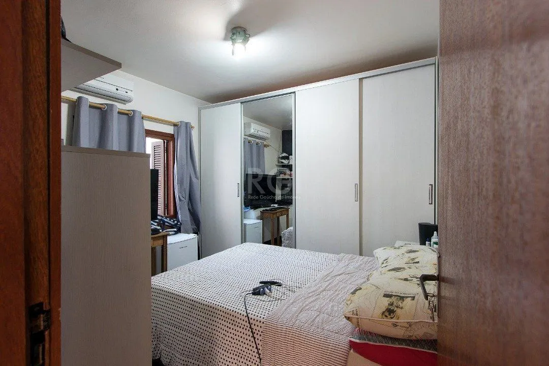 Imagem Casa para Venda - 229.18m², 4 dormitórios, sendo 4 suites, 5 vagas - Cavalhada