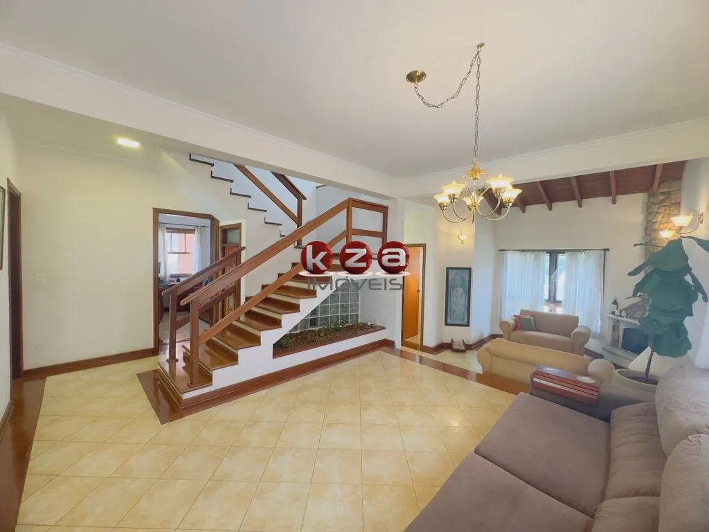 Imagem Casa de luxo à venda em Valinhos-SP no Condomínio Terras do Caribe: 3 quartos, 1 suite, 3 salas, 5 banheiros, 2 vagas e piscina, 289m².