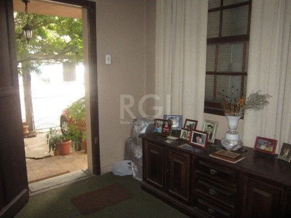 Imagem Casa para Venda - 137m², 1 dormitório, sendo 1 suites, 4 vagas - Floresta