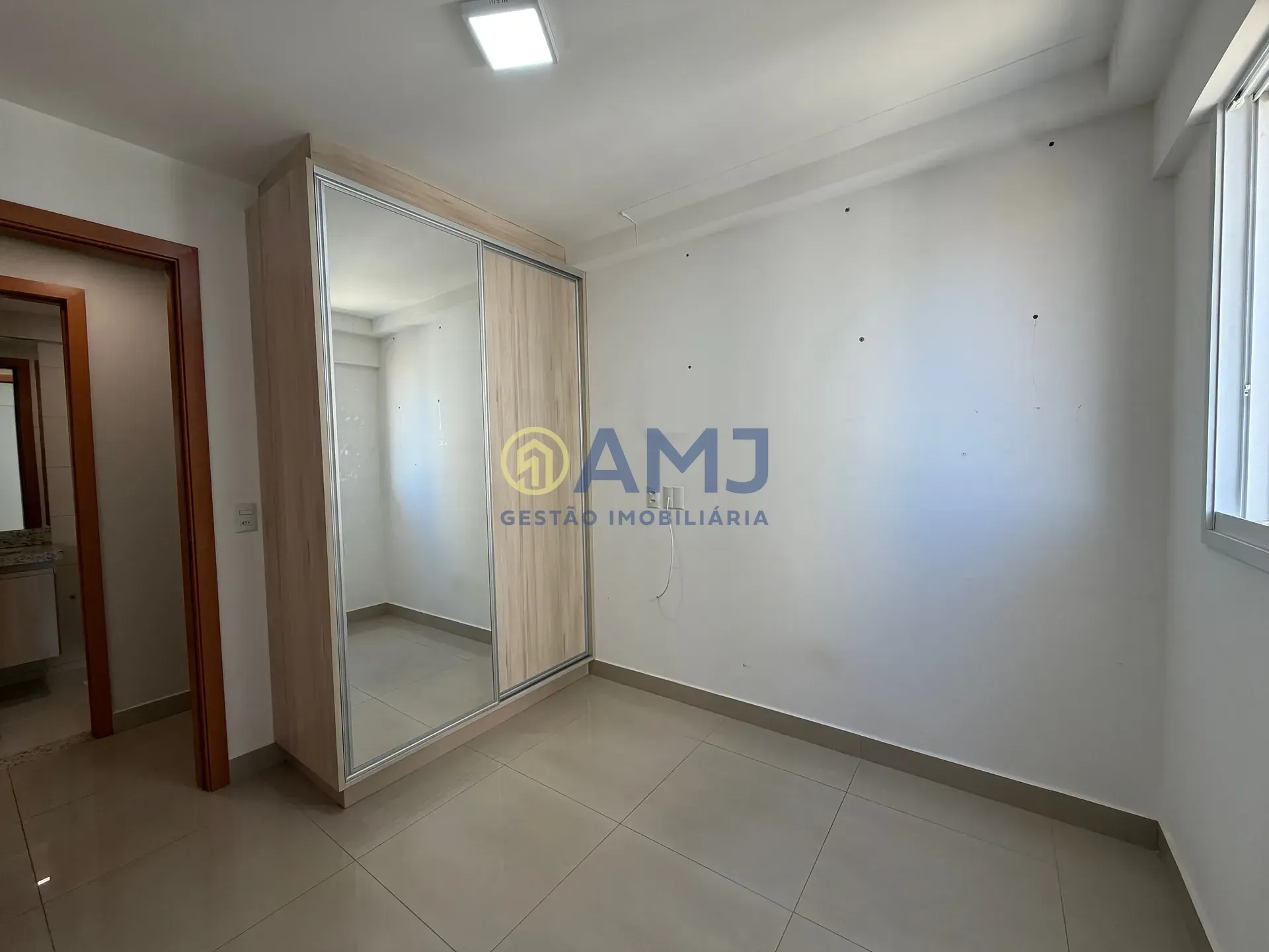 Imagem APARTAMENTO À VENDA | OPORTUNIDADE - PRAÇA SUDOESTE | VILA LUCY