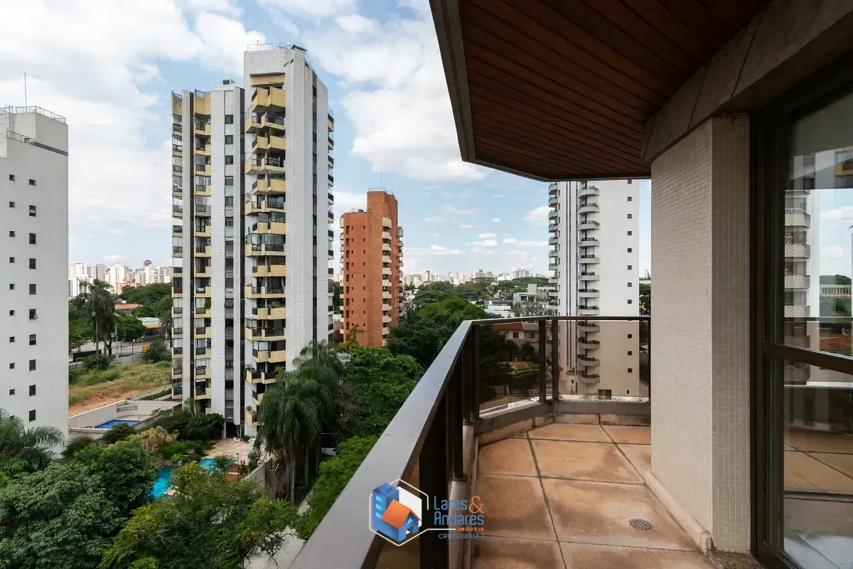 Imagem Cobertura para venda em Moema com 3 quartos, sendo 3 suítes, 389m²