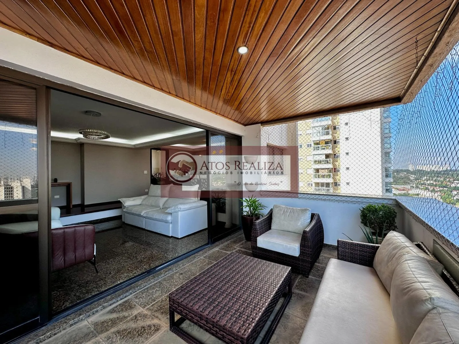 Imagem Venda luxuoso Apartamento 274m² com 4 dormitórios, 3 vagas de garagem, na Vila Alexandria.