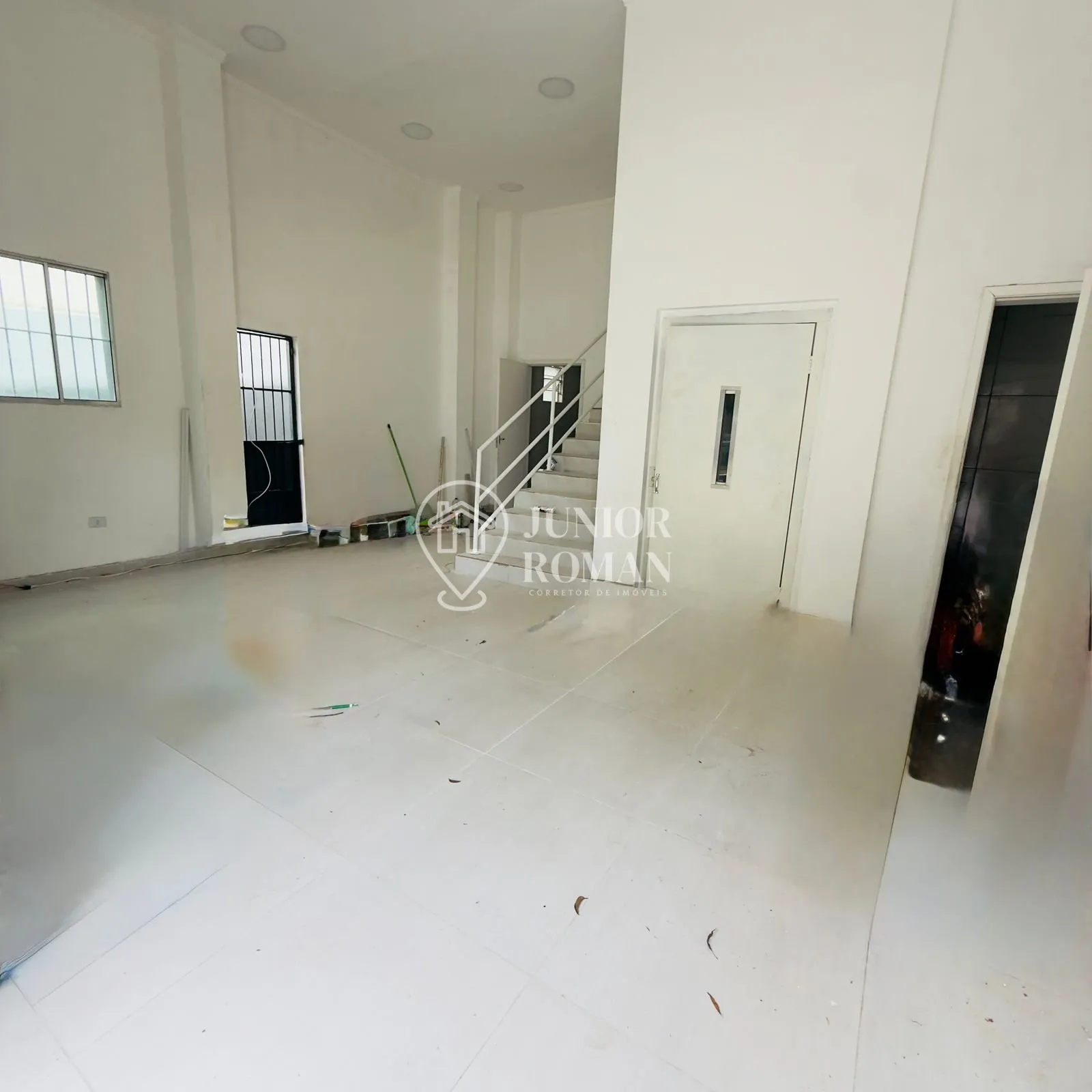 Imagem LOJA COMERCIAL NA MARECHAL DEODORO COM 200M², 10 SALAS, ELEVADOR E 2 VAGAS EM SBC