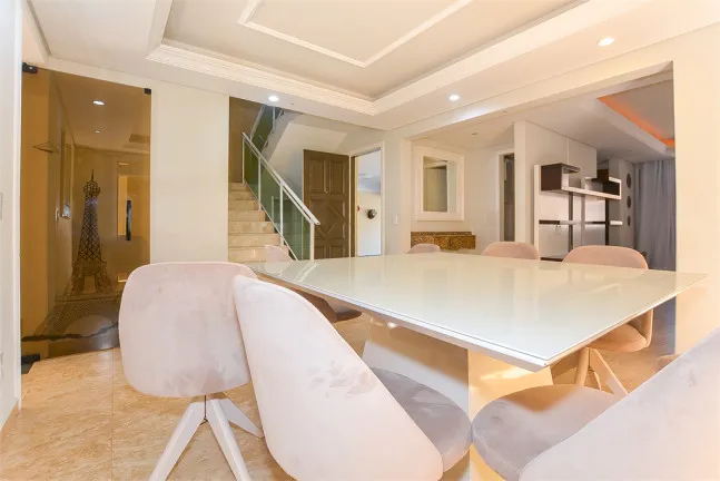 Casa com 3 Quartos à Venda, 271 m² em Jardim das Américas - Curitiba