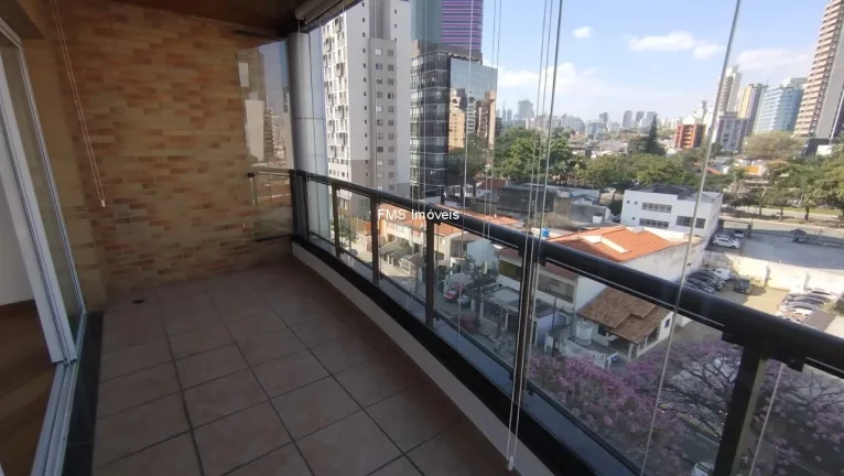 Imagem Aluguel de Apartamento em Pinheiros com 3 Quartos sendo 1 Suíte, 4 Banheiros, 2 Vagas de Garagem.