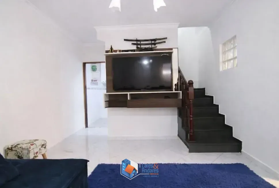 Imagem Sobrado para venda em Chácara Inglesa com 3 quartos, sendo 1 suíte, 86m²