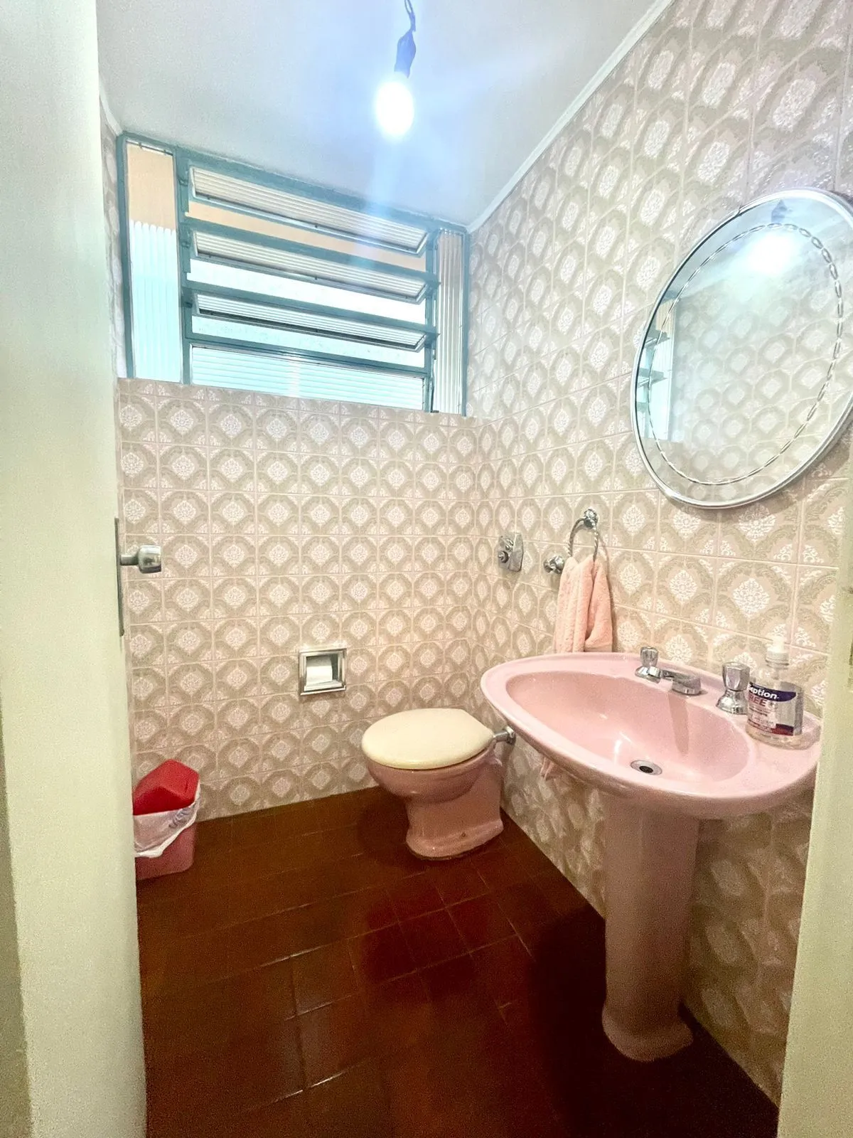 Imagem Sobrado Com 4 dormitórios, 1 suíte e 228M² no Bairro Petrópolis -Porto Alegre