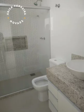 Imagem Belíssima casa duplex composta de 3 suítes área de lazer com piscina e churrasqueira em finíssimo acabamento.