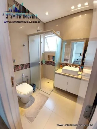 Imagem Charmosa residência com 3 dormitórios sendo 1 suíte com closet em condomínio fechado com traços...