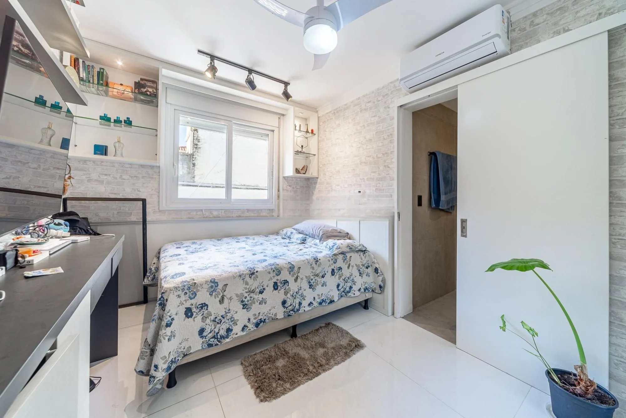 Imagem Apartamento 3 dormitórios, sendo 3 suítes e 2 vagas no Petropolis