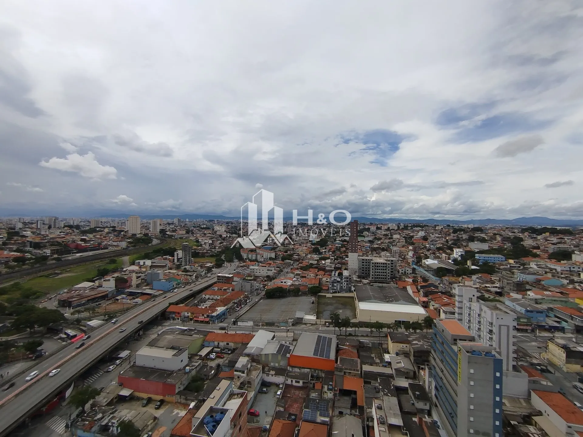 Imagem Oportunidade, Apartamento à venda no ARTUR ALVIM possui 40 metros quadrados com 2 quartos e uma vaga de garagem.