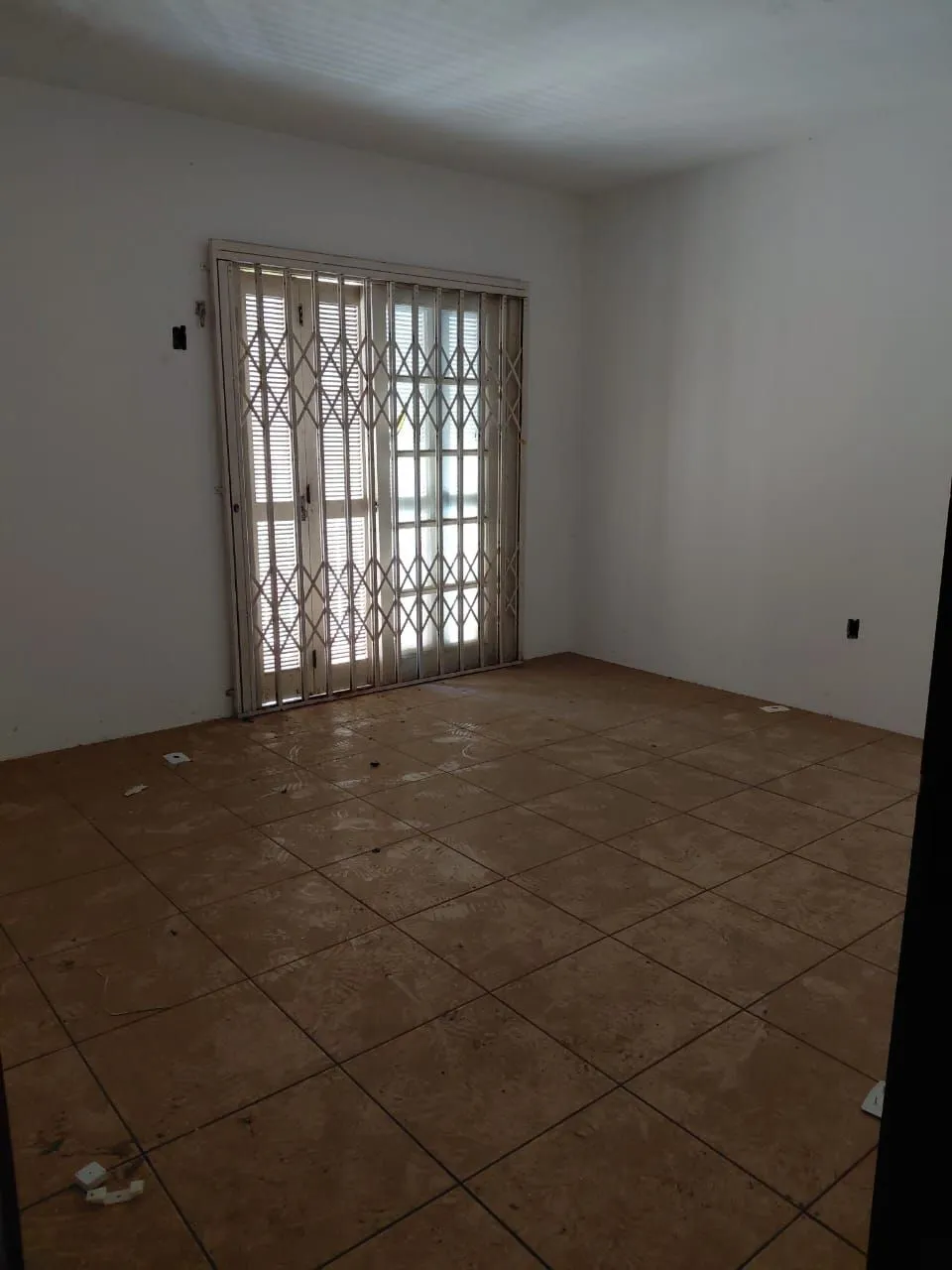 Imagem Ampla casa com pátio Bairro Teresópolis