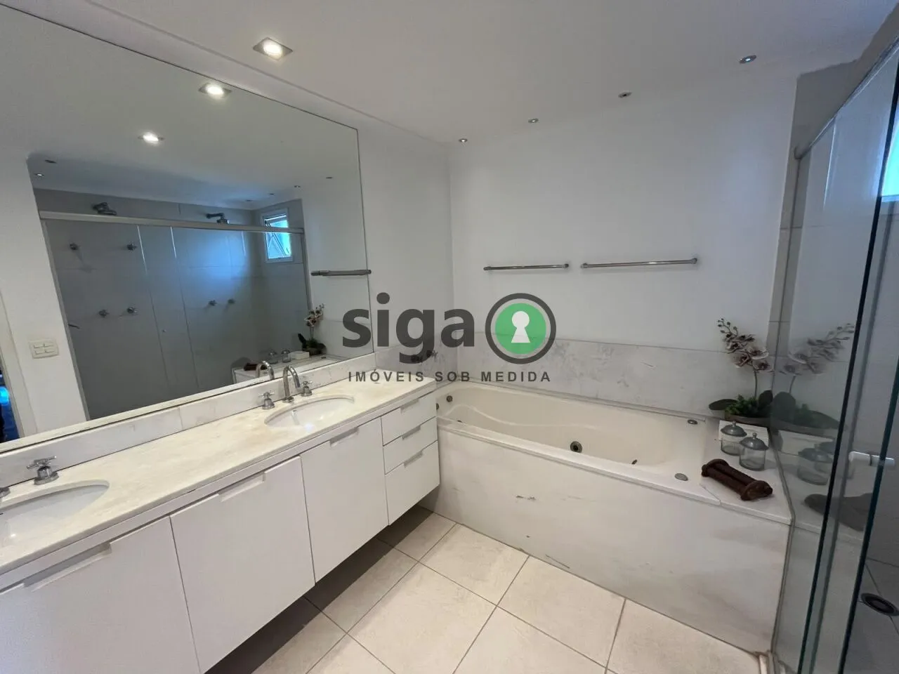 Imagem APARTAMENTO COM 4 DOMITORIOS SENDO SUITES PARA LOCAÇÃO NO CAMPO BELO