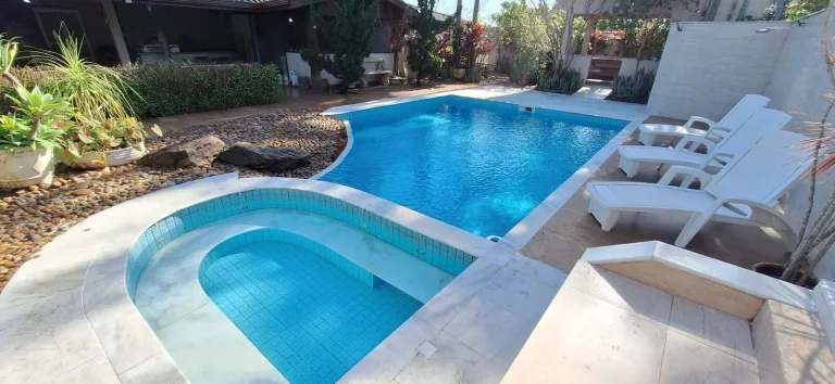 Imagem IMOVEL ESPETACULAR EM CONDOMINIO FECHADO COM TODA SEGURANÇA