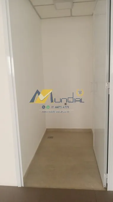 Imagem Alugo Galpão com 705mts² de area construida. Características
